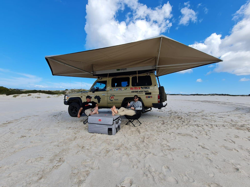 Roof tent and online awning