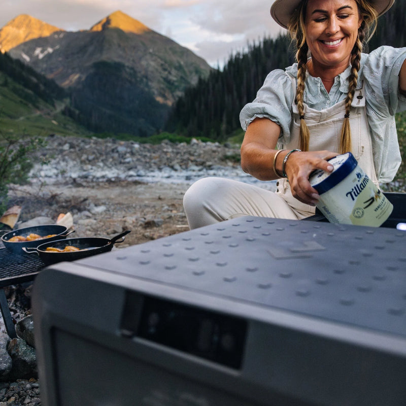 Load image into Gallery viewer, Dometic CFX5 95DZ Electric Cooler