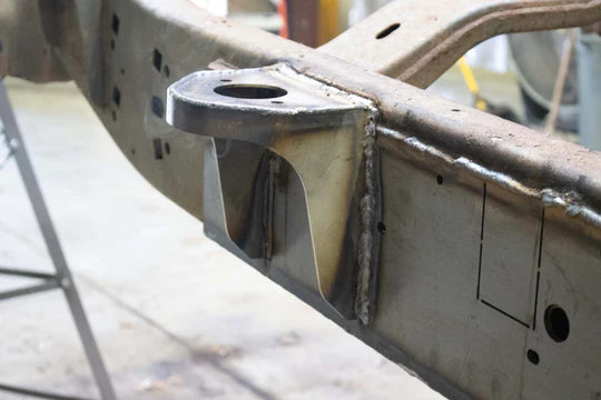 Load image into Gallery viewer, Rust Buster Center Cab Mount For 2009-2014 Ford F-150