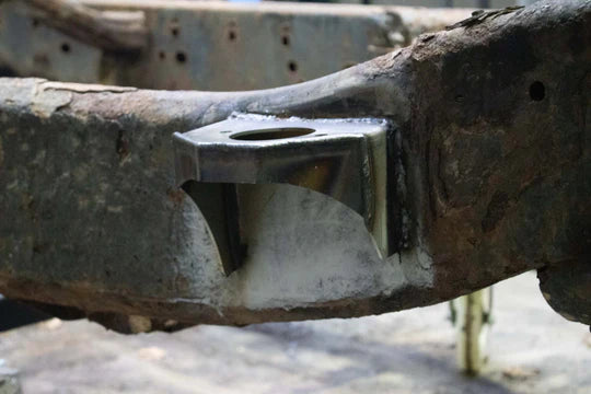 Load image into Gallery viewer, Rust Buster Front Cab Mount For 2004-2008 Ford F-150