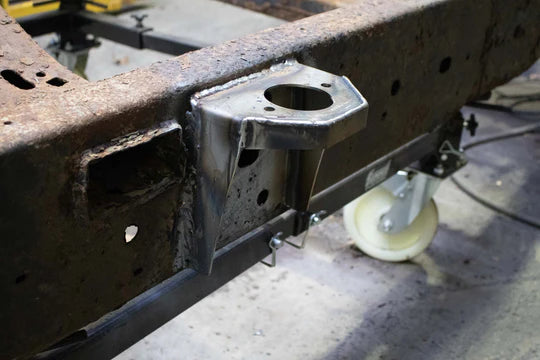 Load image into Gallery viewer, Rust Buster Center Cab Mount For 2004-2008 Ford F-150