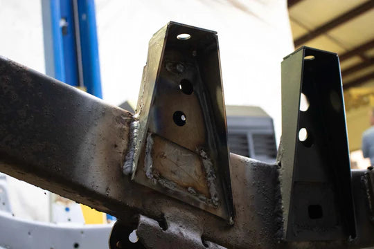 Load image into Gallery viewer, Rust Buster Rear Raised Bed Mount For 1988-1995 Toyota Pickups