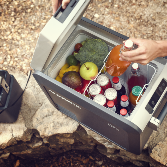 Load image into Gallery viewer, Dometic Outdoor CFX3 25