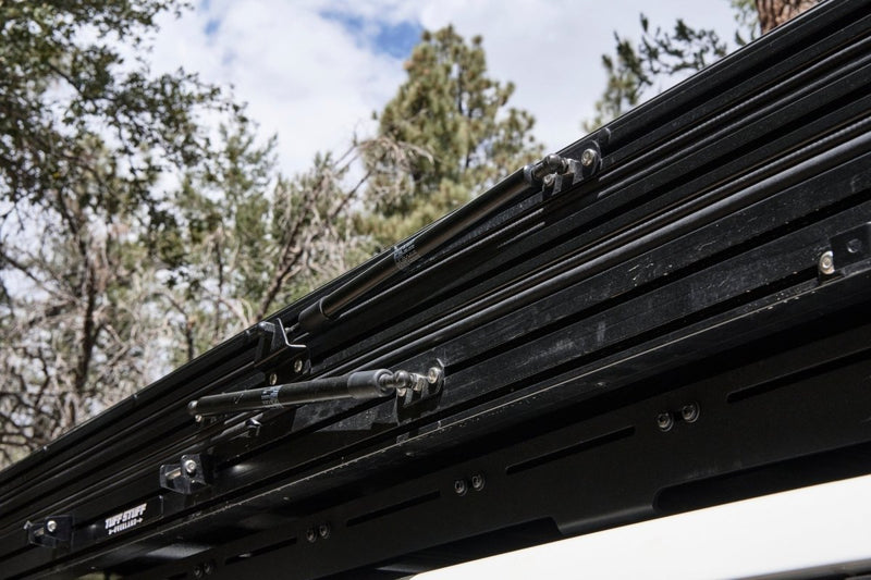 Load image into Gallery viewer, Tuff Stuff Alpine 61 Aluminum Shell Roof Top Tent