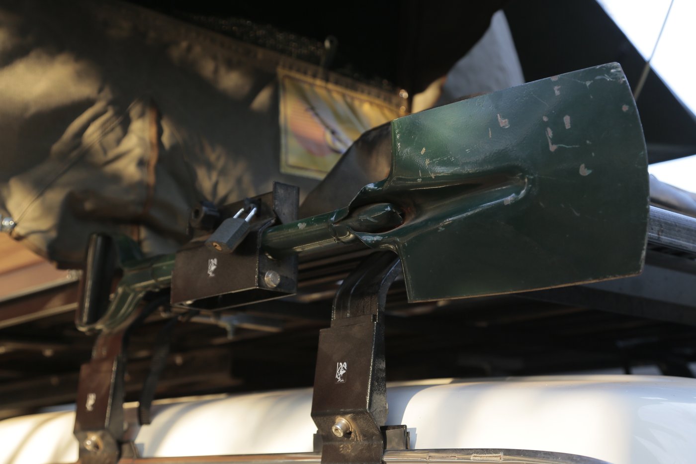 Fj cruiser shovel mount shop