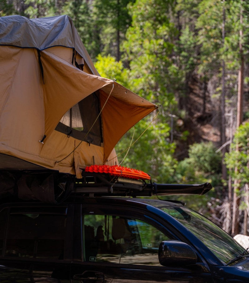 Load image into Gallery viewer, Tuff Stuff Ranger Roof Top Tent 3 Person 65"