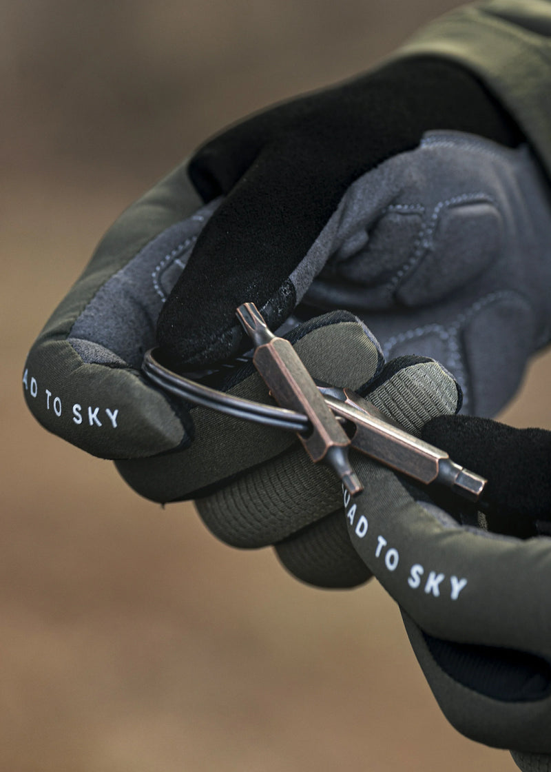 Load image into Gallery viewer, ROCKBROS  Key Ring Tool Set Lightweight Multi-Tool for Easy Travel-Road to Sky
