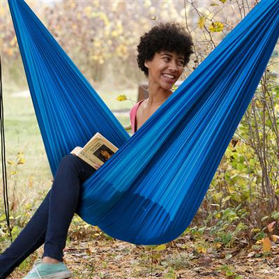 Load image into Gallery viewer, Coghlan&#39;s Single Parachute Hammock Blue
