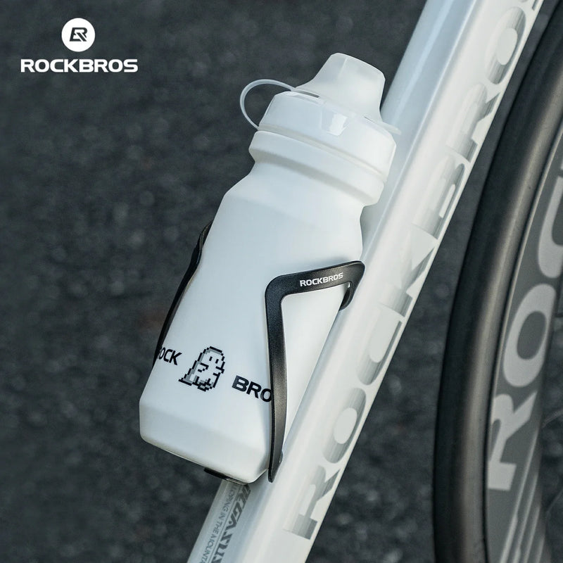 Load image into Gallery viewer, Skin-Feeling Bike Bottle with Pull-Top Lid – Lightweight Leakproof 600/750ml
