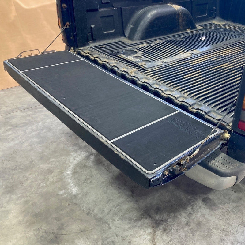 Load image into Gallery viewer, Universal Full Size Truck Tailgate Cover Kit
