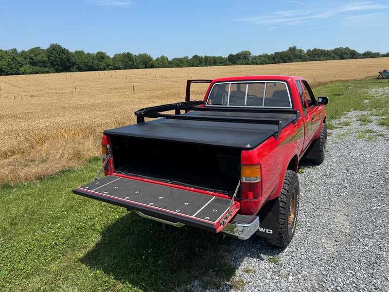 Load image into Gallery viewer, Toyota Pickup Tailgate Cover Kit (1989-1994)
