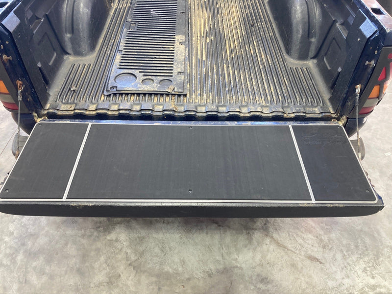 Load image into Gallery viewer, Universal Full Size Truck Tailgate Cover Kit
