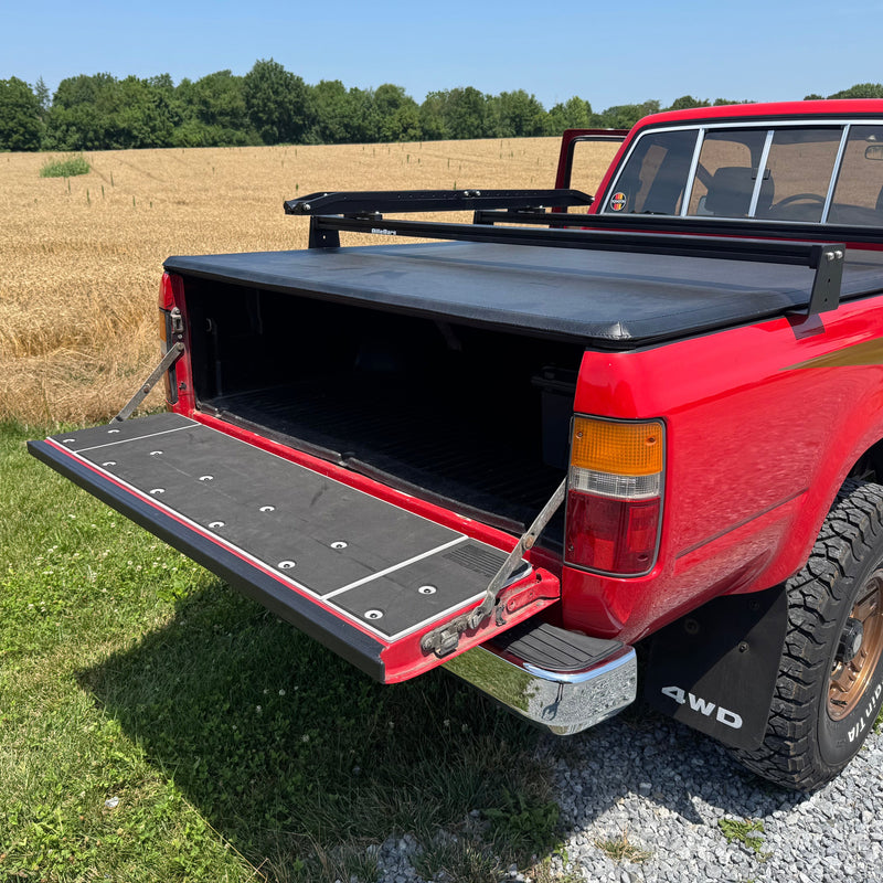 Load image into Gallery viewer, Toyota Pickup Tailgate Cover Kit (1989-1994)

