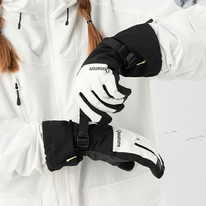 Load image into Gallery viewer, Qunature Outdoor Insulated Ski Gloves - Windproof Waterproof Touchscreen Compatible
