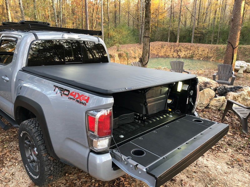 Load image into Gallery viewer, Tacoma Tailgate Cover (2005-2023)
