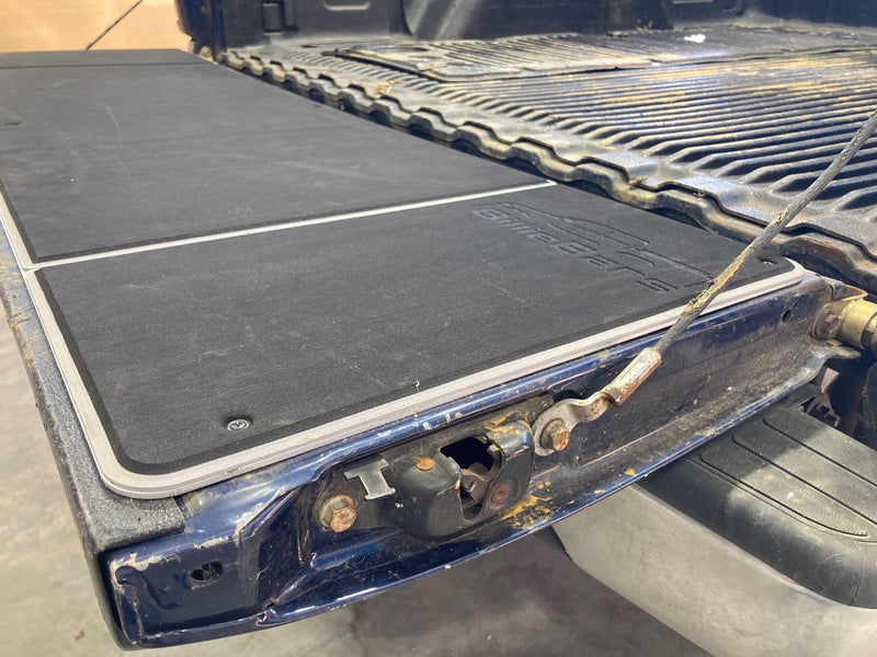 Load image into Gallery viewer, BillieBars -Silverado/Sierra 1500, 2500, 3500 Tailgate Cover (1988-2006)
