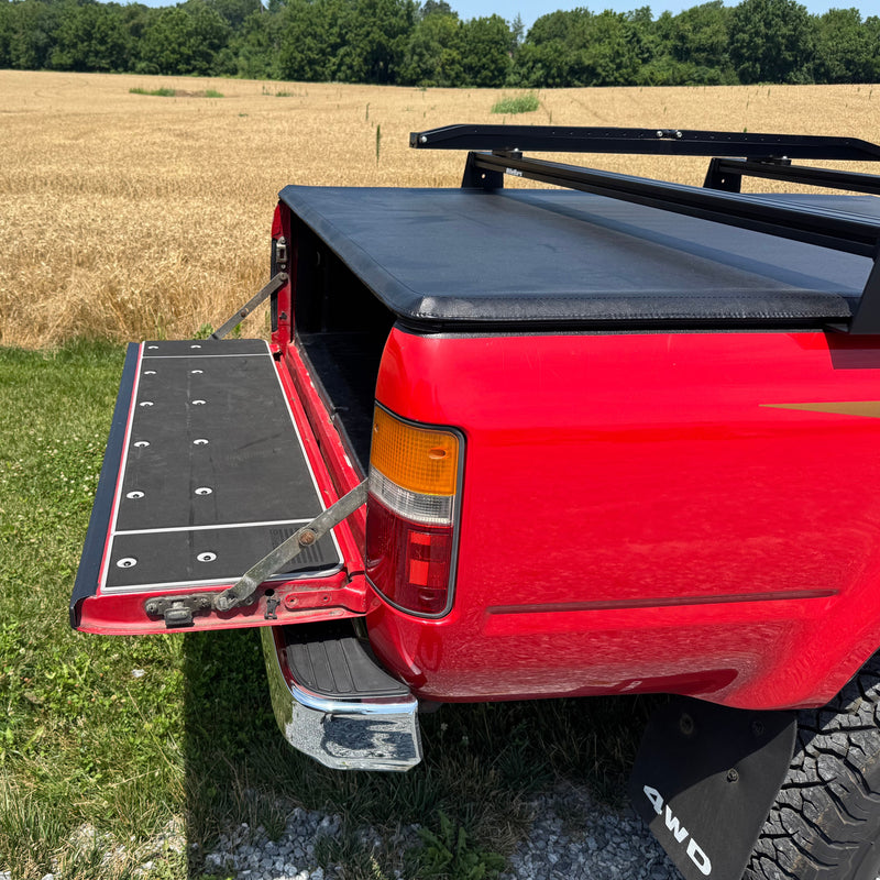 Load image into Gallery viewer, Toyota Pickup Tailgate Cover Kit (1989-1994)
