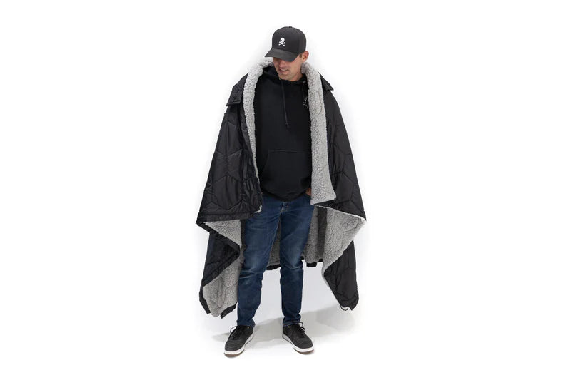 Load image into Gallery viewer, Freespirit Recreation Anywhere Poncho/Puff Blanket
