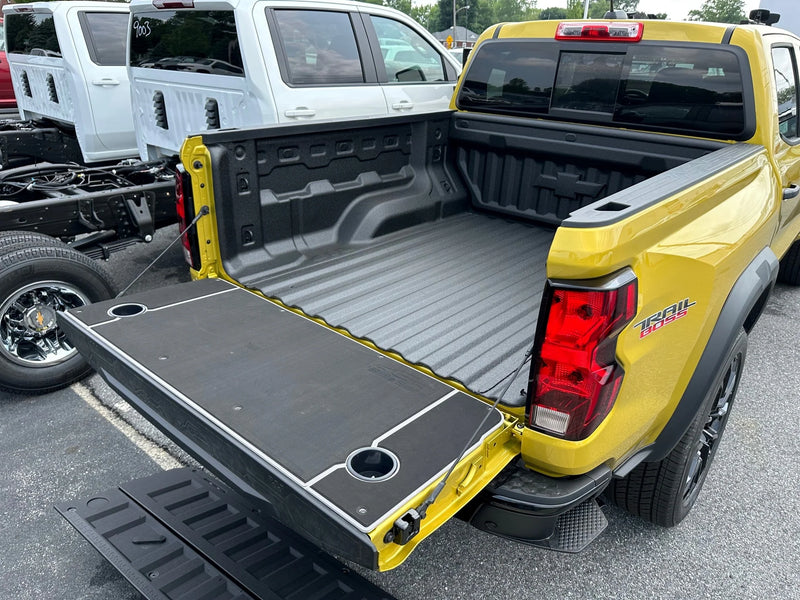 Load image into Gallery viewer, BillieBars - Colorado/Canyon Tailgate Cover (2023+)
