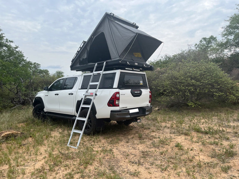 Load image into Gallery viewer, Blade 40th Edition Hard Shell Roof Top Tent
