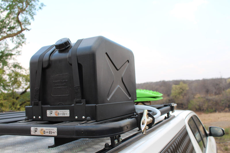 Load image into Gallery viewer, K9 Water Tank Tap &amp; Bracket
