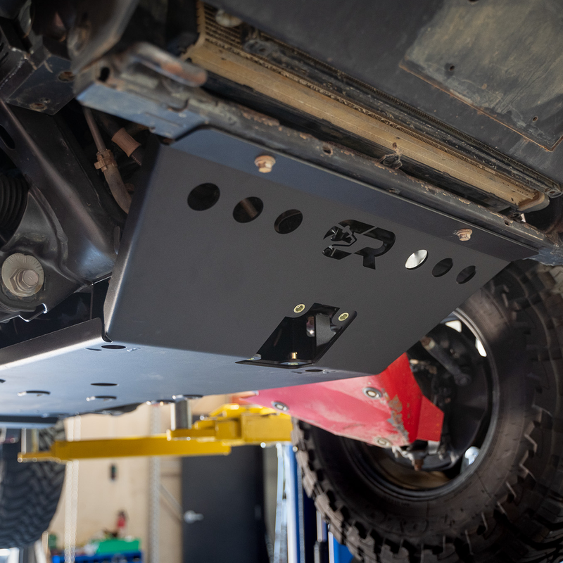 Load image into Gallery viewer, Front Skid Plate For 2010-2014 Toyota FJ Cruiser
