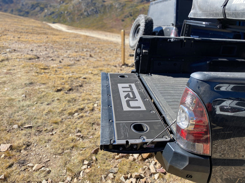 Load image into Gallery viewer, Custom Tailgate Cover
