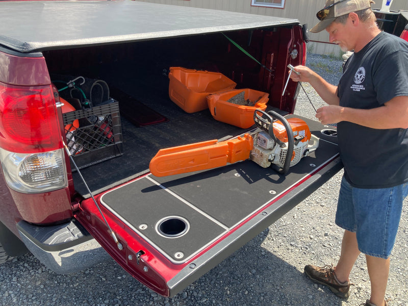 Load image into Gallery viewer, Tundra Tailgate Cover (2007-2021)
