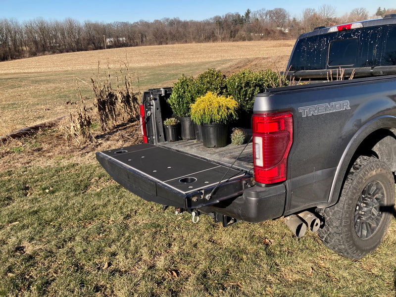 Load image into Gallery viewer, F250 F350 Superduty Tailgate Cover (2017-2022)
