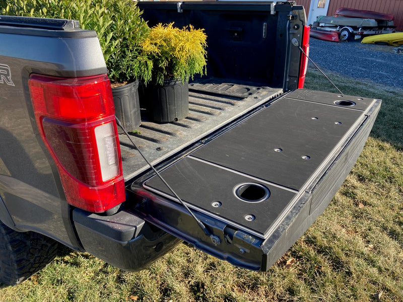 Load image into Gallery viewer, F250 F350 Superduty Tailgate Cover (2017-2022)
