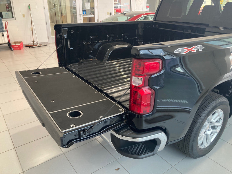 Load image into Gallery viewer, Silverado/Sierra 1500 Tailgate Cover (2019+)
