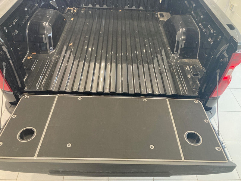Load image into Gallery viewer, Silverado/Sierra 1500 Tailgate Cover (2019+)
