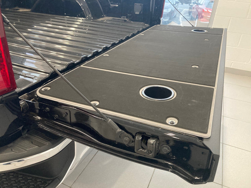 Load image into Gallery viewer, Silverado/Sierra 1500 Tailgate Cover (2019+)
