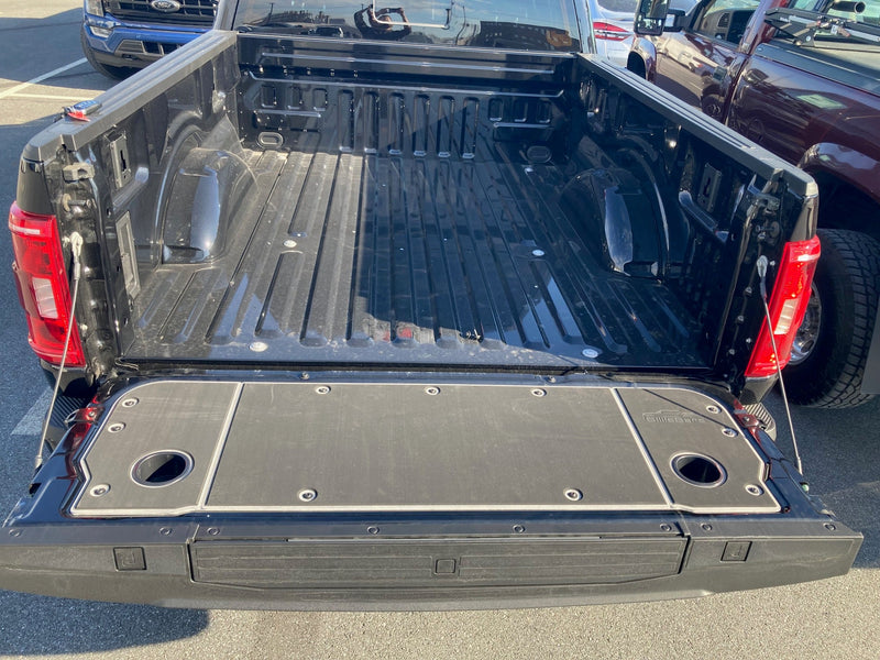 Load image into Gallery viewer, Ford F150 Workbench Tailgate Cover
