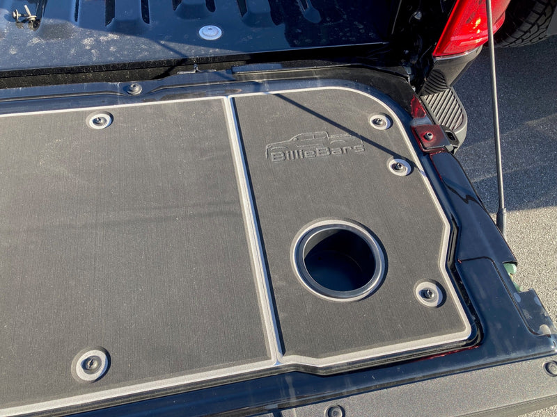 Load image into Gallery viewer, Ford F150 Workbench Tailgate Cover
