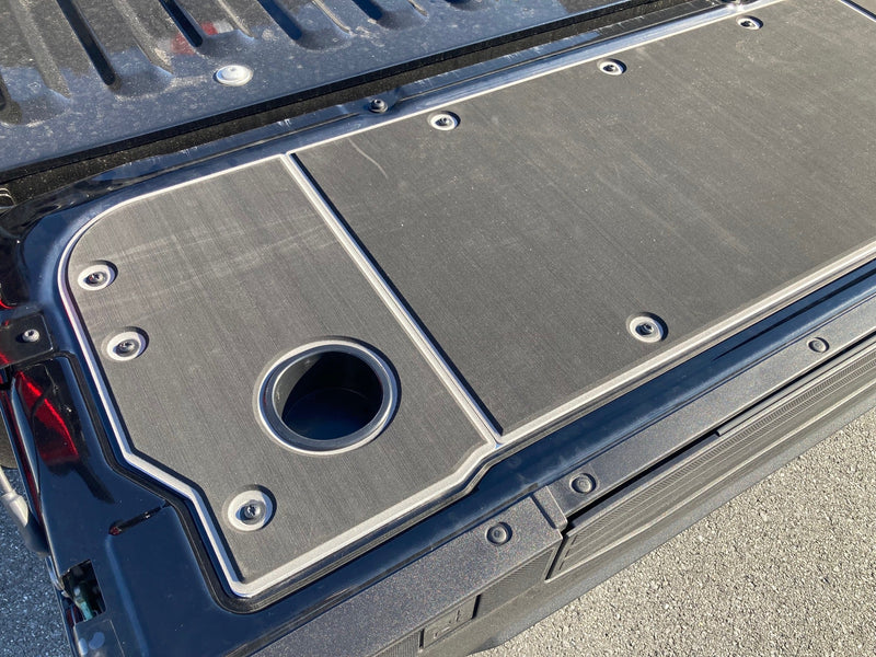 Load image into Gallery viewer, Ford F150 Workbench Tailgate Cover
