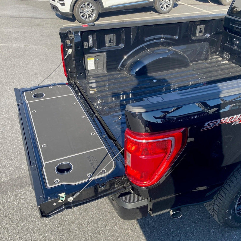 Load image into Gallery viewer, Ford F150 Workbench Tailgate Cover
