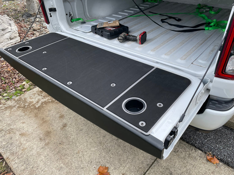 Load image into Gallery viewer, RAM Tailgate Covers (98-Current)
