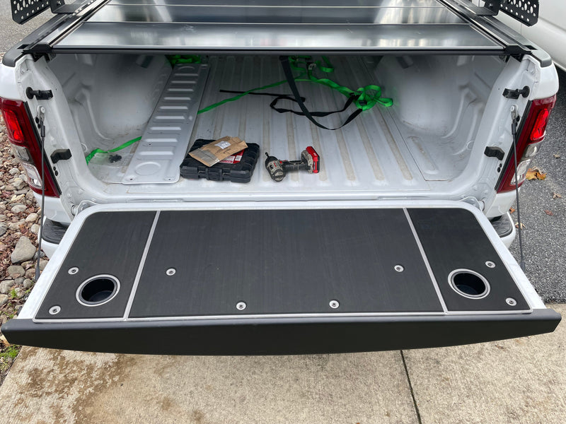 Load image into Gallery viewer, RAM Tailgate Covers (98-Current)
