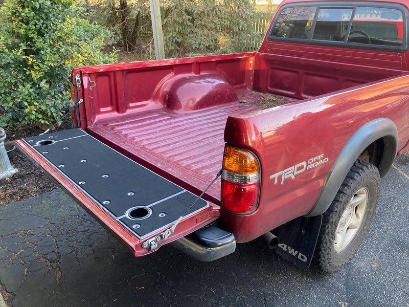 Load image into Gallery viewer, 1ST GEN Tacoma Tailgate Cover (1995-2004)
