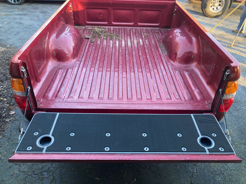 Load image into Gallery viewer, 1ST GEN Tacoma Tailgate Cover (1995-2004)
