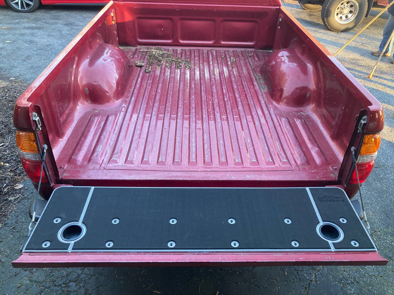 Load image into Gallery viewer, 1ST GEN Tacoma Tailgate Cover (1995-2004)
