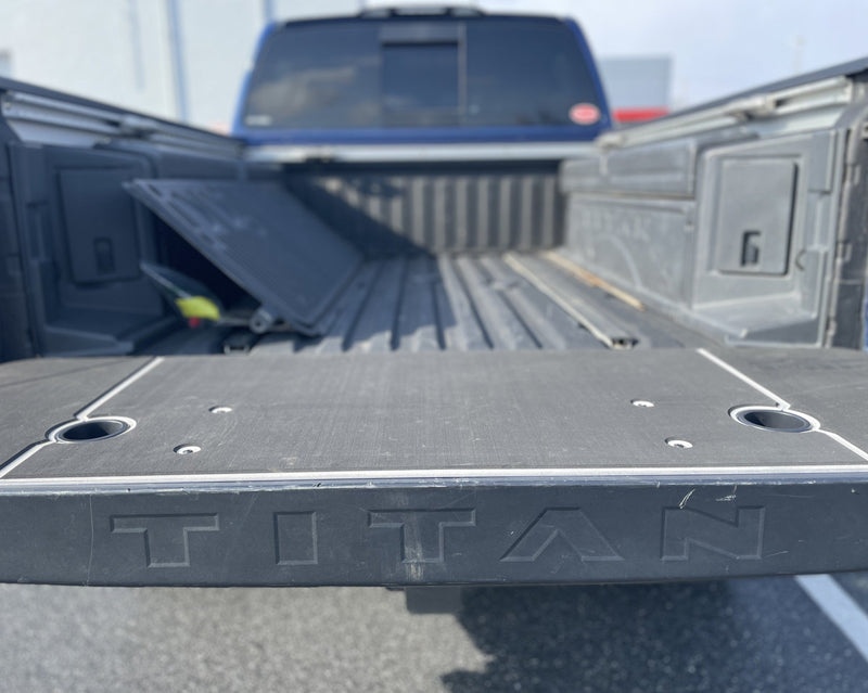 Load image into Gallery viewer, Titan Tailgate Cover (2004-2026)
