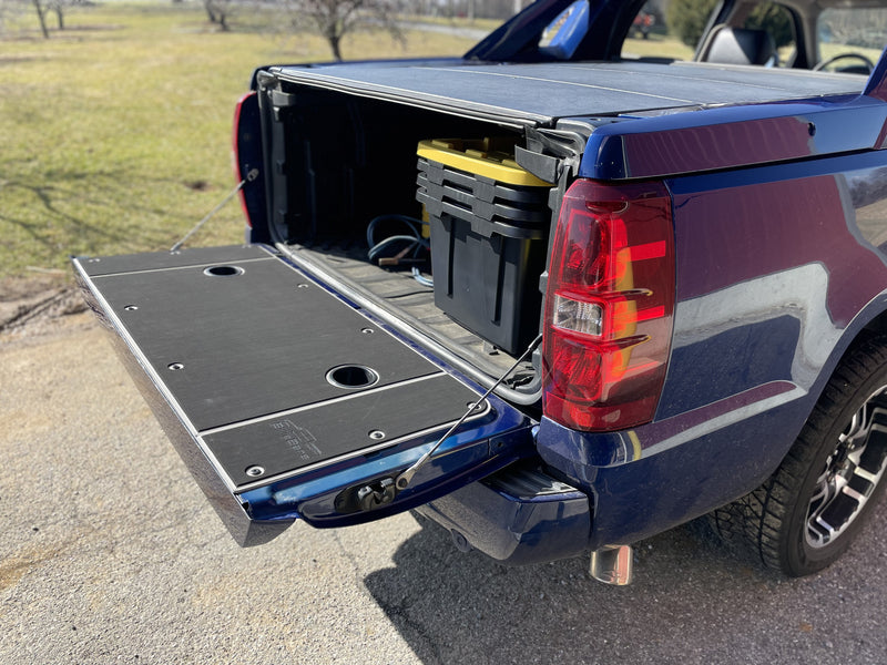 Load image into Gallery viewer, Avalanche Tailgate Cover (2007+)
