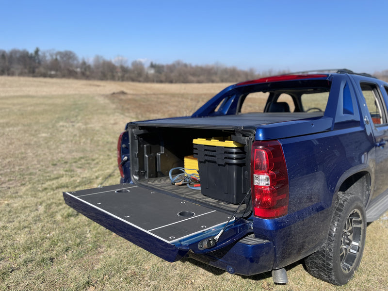 Load image into Gallery viewer, Avalanche Tailgate Cover (2007+)
