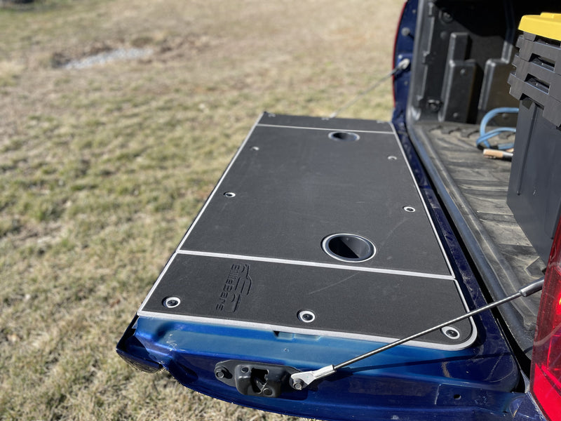 Load image into Gallery viewer, Avalanche Tailgate Cover (2007+)
