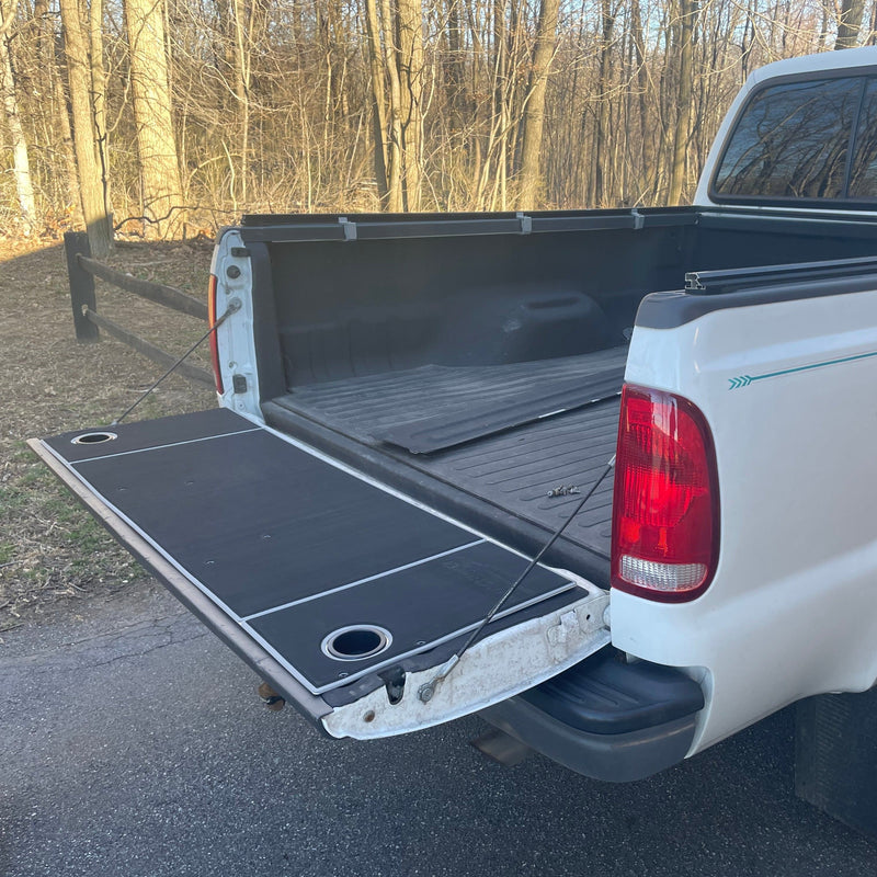 Load image into Gallery viewer, F150 F250 F350 Tailgate Cover (1999-2007)
