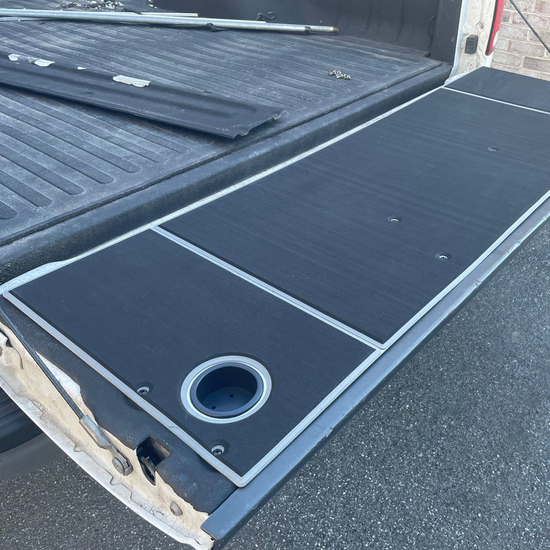 Load image into Gallery viewer, F150 F250 F350 Tailgate Cover (1999-2007)
