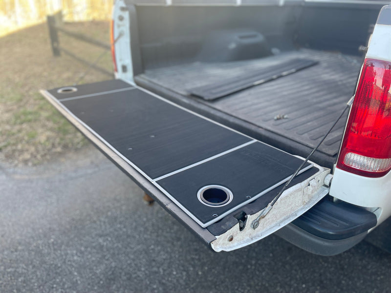 Load image into Gallery viewer, F150 F250 F350 Tailgate Cover (1999-2007)
