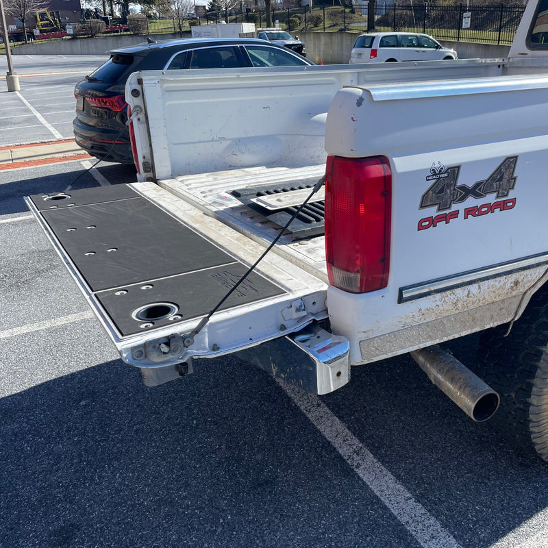 Load image into Gallery viewer, F250 F350 Tailgate Cover (1987-1996)
